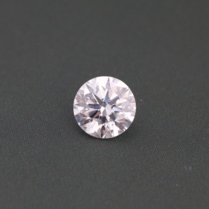 Anillo de Compromiso con Diamante Cultivado en Laboratorio de 0.80 Ct, Color F, Claridad VVS2, Corte Brillante, Certificado IGI, Marca VABS, Gujarat, India - Product Image 2
