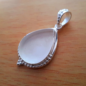 Venta al por mayor: Nuevo engaste de copa de gota de agua de plata de ley 925 maciza para colgante, estilo clásico, joyería fina para mujer. - Product Image 1
