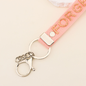 Llavero de cuerda trenzada personalizado para teléfono, con dije de letras bordadas y cuentas de semillas, de tela de alta resistencia, con logotipo - Product Image 1