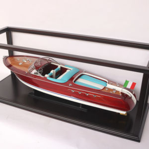 RIVA AQUARAMA con Vitrina - Lancha Rápida de Madera Hecha a Mano por Fabricante Vietnamita, Decoración para el Hogar y la Oficina - Product Image 1