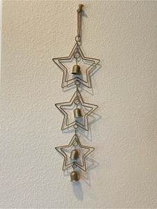 Decoración de pared artística con estrella colgante de hierro moderna, adecuada para hogares contemporáneos, cafeterías y espacios de boutique. - Product Image 4