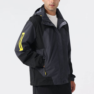 Veste de sport imperméable à capuche noire pour homme avec logo jaune, coupe classique, en polyester, pour l'automne - Product Image 2