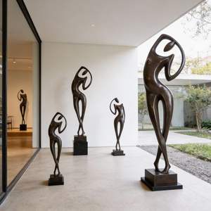 Butée de porte décorative en laiton massif, forme statue, finition antique, robuste - Product Image 1