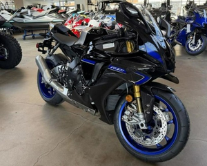 Nouvelles motos sportives YZF-R1M 2025 abordables, prêtes à être expédiées - Product Image 3