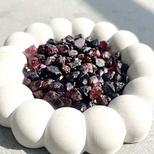 Gema en Bruto de Granate Rojo Natural de 8x10 mm |   Piedra Suelta sin Cortar |   Suministros para la Fabricación de Joyería |   Diseño de Joyería Hecha a Mano - Product Image 3