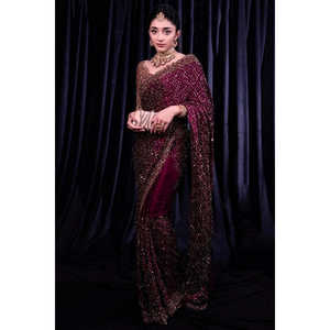 Sari de Diseño con Bordado Multicapa, Codificación y Lentejuelas para Moda India y Pakistaní - Product Image 3