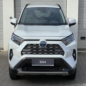 โตโยต้า RAV4 2024 – รถเอสยูวีไฮบริดที่เชื่อถือได้ พร้อมระบบขับเคลื่อนสี่ล้อและสัมผัสความสะดวกสบายระดับพรีเมียม - Product Image 1