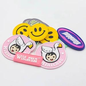 Logotipo personalizado PVC parches bordado tejido parche etiqueta costura en Sudadera con capucha ropa personalizada silicona lentejuelas 3D - Product Image 1