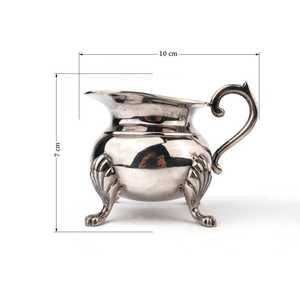 Juego de azucarera y jarra para crema en tono plateado vintage, servicio de té de metal estilo rococó, jarra para crema con base decorativa y azucarera con tapa. - Product Image 4