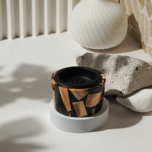 Porte-encens artisanal en résine époxy et bois massif Crystal Tide Signature, brûleur décoratif fait main pour la relaxation et l'aromathérapie - Product Image 5