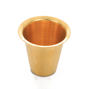 Petits verres à boisson uniques en laiton avec finition dorée, travail artisanal, à prix bas et abordables - Product Image 6