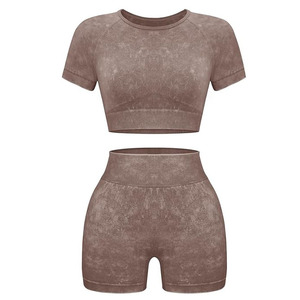 Ensemble de yoga d'été pour femme : Leggings courts unis à effet ventre plat, séchage rapide, respirant, doux pour la peau, et haut de yoga - Product Image 6