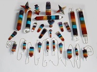 Pendentif en cristal poli aux sept chakras, arc-en-ciel, outils de guérison, art Feng Shui, objet de collection chez Amayra Crystal Export