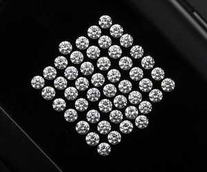 แหวนเพชรทรงกลมเจียระไนแบบบริลเลียนท์ 2.5 มม. สี D ขาว ผลิตในห้องปฏิบัติการ พร้อมวงแหวนเจาะด้วยเลเซอร์ [6 ชิ้น] - Product Image 1