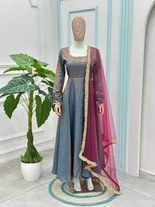 Robe Anarkali Indienne et Pakistanaise en Soie Sindoor avec Broderie Miroir et Bordure en Dentelle, Long Manteau et Dupatta pour Mariage et Fêtes - Product Image 6
