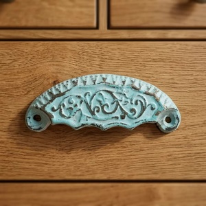 Poignée de tiroir rustique en céramique, patine verte vintage, motif festonné orné, style industriel pour meubles et armoires - Art perlé - Product Image 1