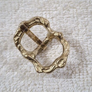 Hebilla de cortesía ovalada modelo portugués, hebillas barrocas ornamentadas, riendas de cuero, hebilla medieval TT-7909 M - Product Image 1