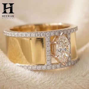 Anillo de declaración de banda ancha con diamante cultivado en laboratorio de corte marquesa para mujer - Product Image 6