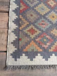 Tapis Kilim Géométrique Rectangulaire Fait Main Tufté à la Main en Laine, Acrylique et Latex Écologique à Poils Moyens pour Salon, Nettoyage Localisé - Product Image 4
