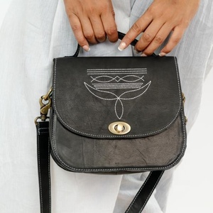 Nouveau sac à bandoulière en cuir véritable fait à la main pour femmes sac à main en cuir de vachette occidental minimaliste sacs à poignée supérieure - Product Image 1