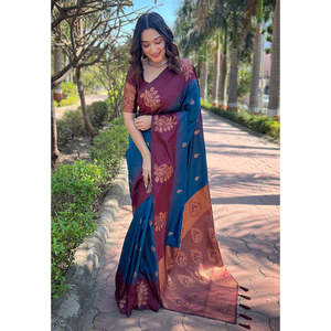 Sari de Seda Suave Azul Pavo Real con Bordado Floral y Zari, Vestido de Noche Elegante - Product Image 3