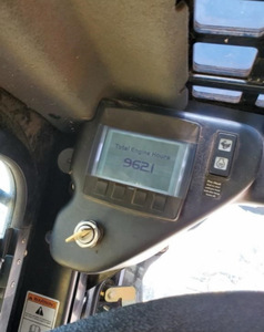 Cargadora compacta sobre orugas RT120F 2019 con cucharón de agarre lista para trabajar - Product Image 4