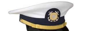Casquette de cérémonie blanche de qualité supérieure avec sangle tressée dorée, visière noire et emblème décoratif d'ancrage - Product Image 2