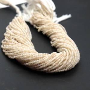 Perles de pierre de lune naturelle plaquées argent et diamant, 2 mm - 2,5 mm, pour la création de bijoux minimalistes, perles pour collier, perles minuscules - Product Image 3