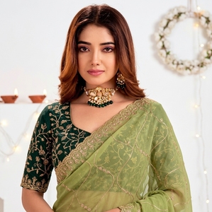 Sari de Seda Verde AARA Fashion con Bordado Dorado, Traje Tradicional Indio para Bodas, Largo hasta el Suelo, Corte Regular, Protección Solar - Product Image 3