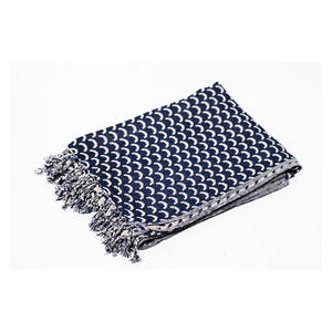 Écharpe Jacquard de Luxe Izzu International pour Femme, Châle Pashmina Épais, Carré Moyen, Traditionnel, Numérique, Séchage Rapide, Durable - Product Image 2