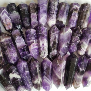 Hermosa Amatista de Doble Terminación en Forma de Lápiz, Cristal Natural, Gema Púrpura |   Colgante de alambre con piedra al por mayor de la India a granel - Product Image 3