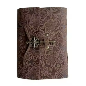 Diario de Cuero Genuino con Cierre de Llave, Tapa Dura, Estilo Vintage, con Papel Deckle Hecho a Mano, Diseño Floral Religioso Clásico en Relieve - Product Image 1