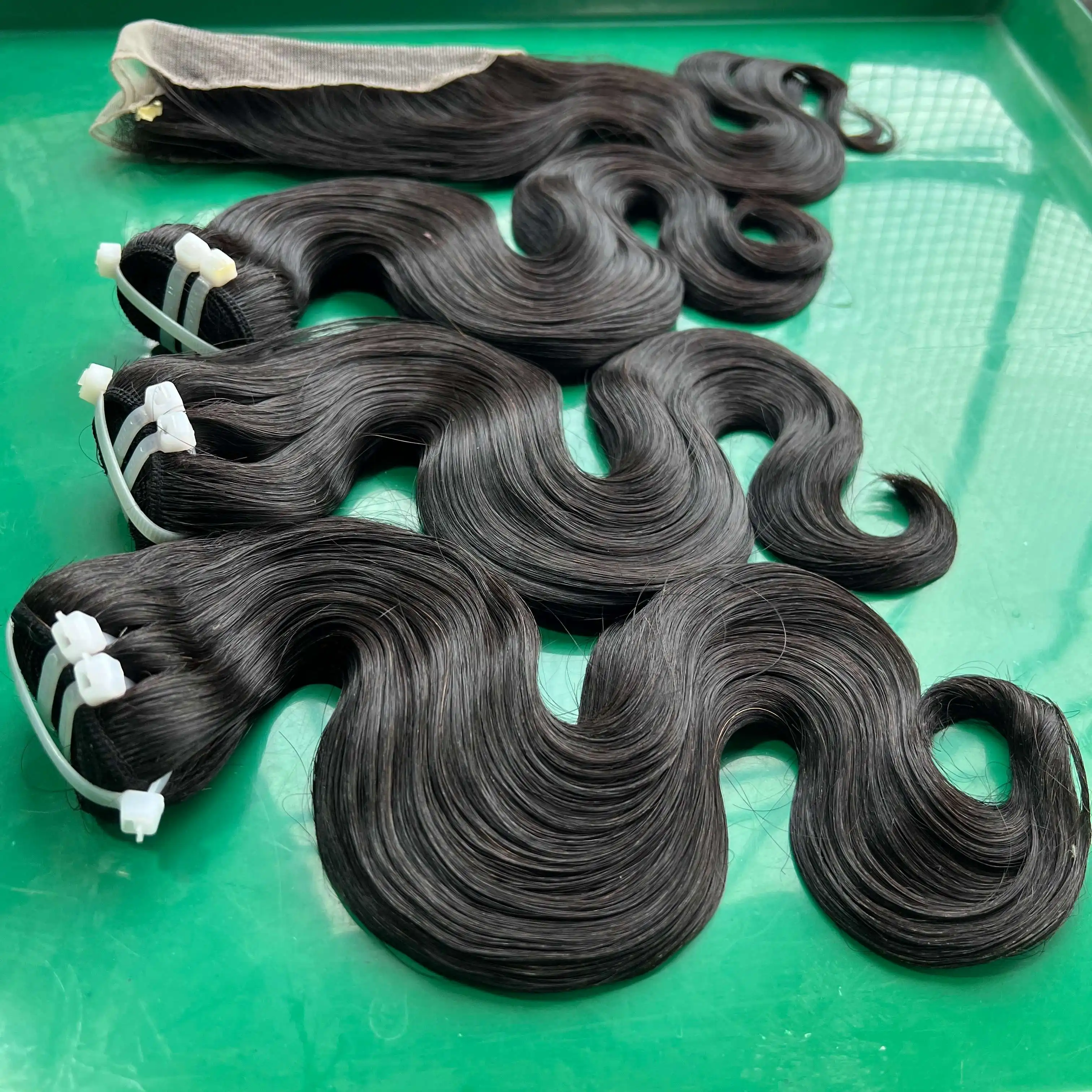 Pelo virginal vietnamita Onda del cuerpo 3 paquetes 100% Paquetes de cabello humano sin procesar Extensiones de cabello tejido Doble fuerte