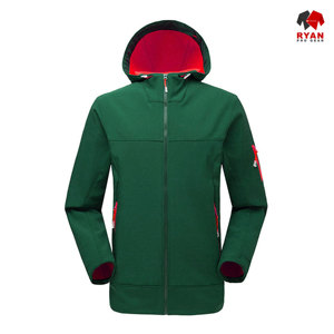 แจ็คเก็ตซอฟต์เชลล์แบบมีซิปสำหรับผู้ชาย ดีไซน์สั่งทำพิเศษจาก Ryan Pro Gear พร้อมโลโก้สั่งทำ ลายเรียบ - Product Image 4