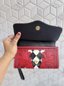 Cartera de Mano de Cuero con Grabado a Mano, Diseño a Cuadros Blanco y Negro, Multiusos para Mujer, Nueva Llegada 2026 - Product Image 4