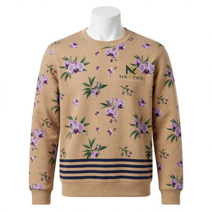 Sweat-shirt beige de haute qualité, personnalisé, respirant, imprimé floral orchidées violettes, avec bandes horizontales à l'ourlet marine, vêtement doux NEXTEX - Product Image 1