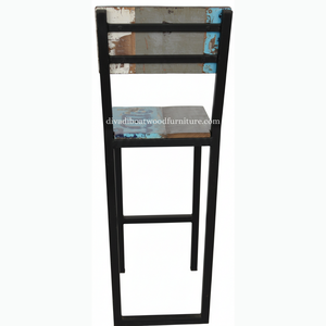 Chaise de bar en bois de bateau recyclé faite à la main, structure en fer noir, tabouret haut en bois recyclé, mobilier industriel écologique pour la cuisine - Product Image 3