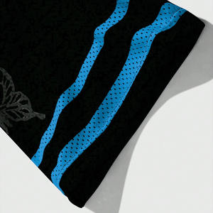 เสื้อฟุตบอลตาข่ายสีดำน้ำเงินพิมพ์ลายผีเสื้อทรงโอเวอร์ไซส์คุณภาพพรีเมียมสั่งทำพิเศษ เสื้อยืดสตรีทแวร์สำหรับทุกเพศทุกวัย ขายส่งแบบ OEM - Product Image 3