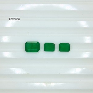 Juego de 3 piezas de gemas de esmeralda verde exclusivas de Zambia, peso total 1.97 ct, forma octogonal, piedras sueltas para joyería personalizada - Product Image 2