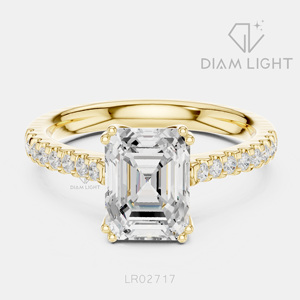 Bague de fiançailles de luxe en or blanc 14 carats avec diamant de laboratoire certifié IGI 2,33 carats, taille émeraude, F+ VS+, pavé - Product Image 5