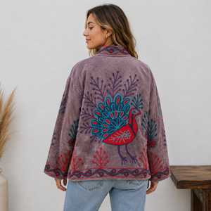 Veste en velours violet Suzani brodée paon à double motif, col mandarin, manches longues, coupe-vent, en polaire épaisse pour femme - Product Image 2