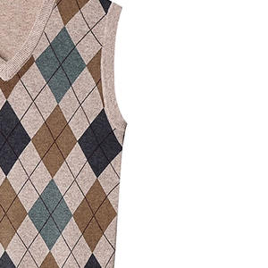 Pull sans manches à col en V en gros, tricoté à la main de haute qualité, séchage rapide, logo personnalisé, design uni, pull de cricket pour hommes - Product Image 2