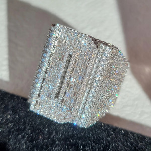 Bague initiale en diamant baguette glacée personnalisée, bagues personnalisées à 26 alphabets pour hommes, bijoux Hip Hop - Product Image 1