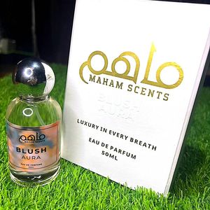 Maham Scents Blush Aura Eau De Parfum 50ml Fragancia para Mujer Botella de Vidrio Cilíndrica Tapa Esférica Cromada Aroma Floral de Larga Duración - Product Image 2