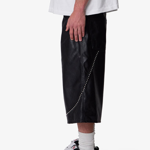 Shorts en similicuir personnalisés, style baggy, avec détails cloutés et taille élastiquée - Product Image 3