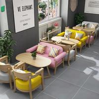 Ensemble de canapés de café nordique avec pieds en bois massif, canapé de loisirs avec table pour café, salon de thé, dessert, bistro, mobilier de restauration en gros