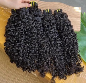 Extensiones de cabello humano rizado Jerry, fabricadas en India, para mujeres, con aspecto natural, calidad de salón, disponibles a un precio razonable. - Product Image 6