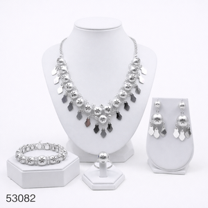 Ensemble collier et boucles d'oreilles pendantes élégants en zircon plaqué or, motif feuille tendance pour femme, avec chaîne corde de 16 pouces 53085 - Product Image 5