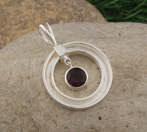 Collar de Plata de Ley 925 Chapado en Platino Hecho a Mano con Granate Rojo Natural Vintage, Joyería de Piedra Natal de Enero, Venta al por Mayor - Product Image 2