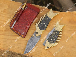 Couteau de pêche pliable professionnel en acier Damas UA Supplies, 58 HRC, ultra-affûté, manche en bois et laiton, lame à pointe tombante, faible MOQ - Product Image 2